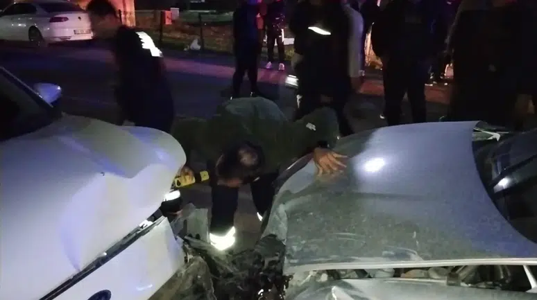 Mardin Kızıltepe'de otomobiller çarpıştı : 3'ü çocuk 6 yaralı