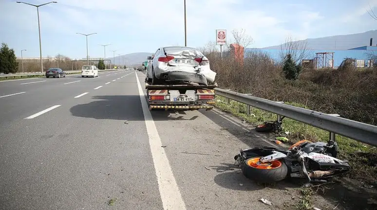 Kavşakta panelvan ile motosiklet çarpıştı : Motosiklet sürücüsü ağır yaralandı