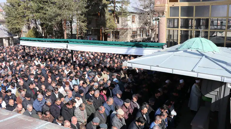 Erzurum'da kaza : 1 ölü, 1 yaralı