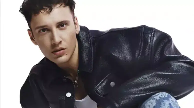 Şarkıcı Edis hakkında yakalama kararı