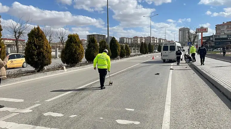 Karaman’da minibüsün çarptığı 57 yaşındaki yaya ağır yaralandı