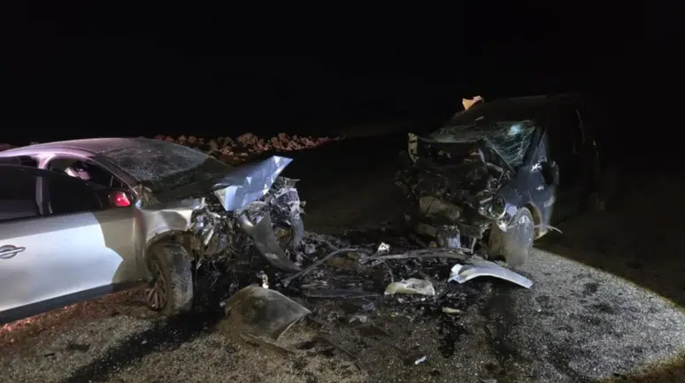 Diyarbakır'da iki otomobil çarpıştı : 5 ölü, 2 yaralı