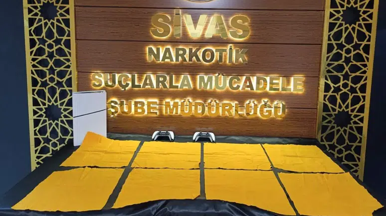 Sivas'ta uyuşturucu operasyonu : 5 kişi tutuklandı