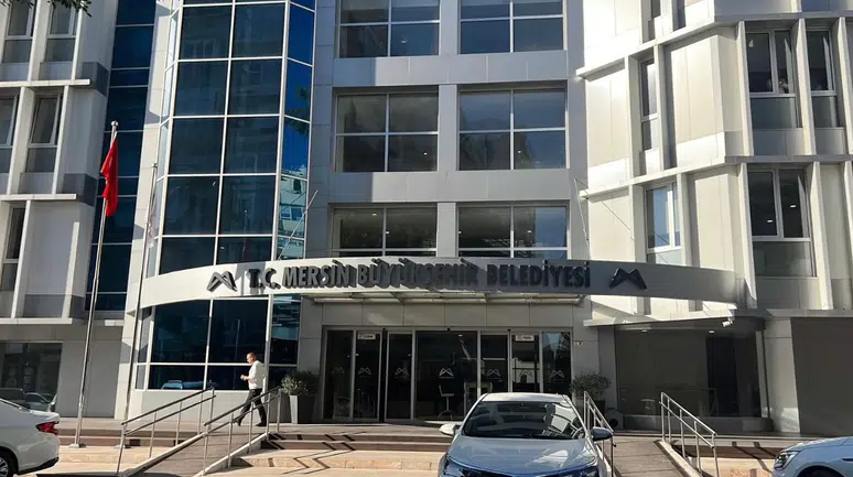 Mersin'de ihale yolsuzluğu operasyonu : 7 tutuklama, 15 adli kontrol