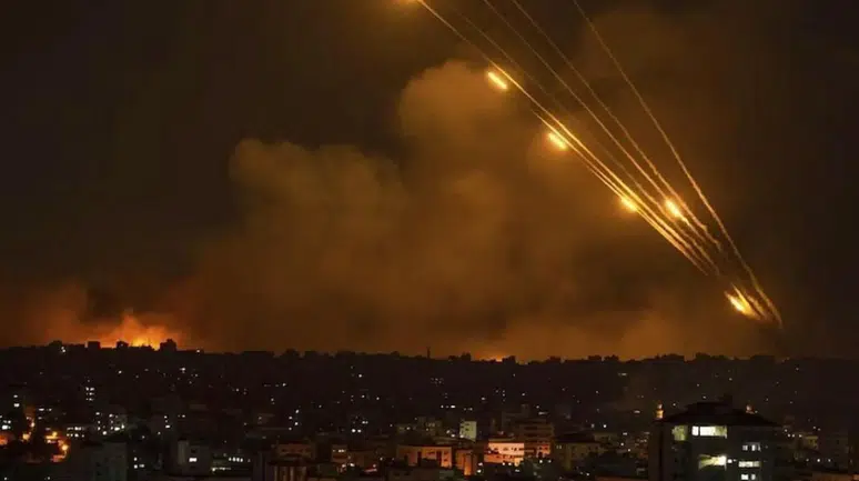 İran'dan İsrail'e füze yağmuru : Tel Aviv alarmda