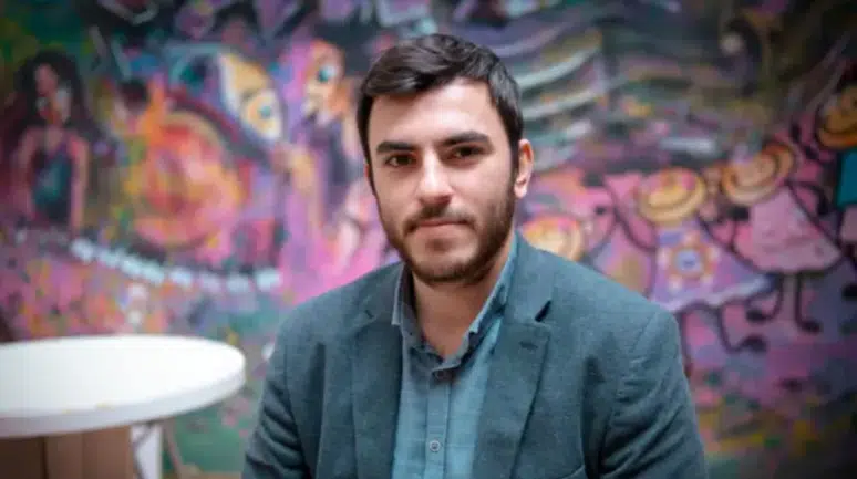 Gazeteci İsmail Arı tutuklandı