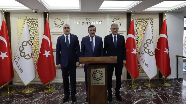 Bakan Işıkhan ve Cumhurbaşkanı Yardımcısı Yılmaz Mardin’de : Valilik ziyareti gerçekleşti