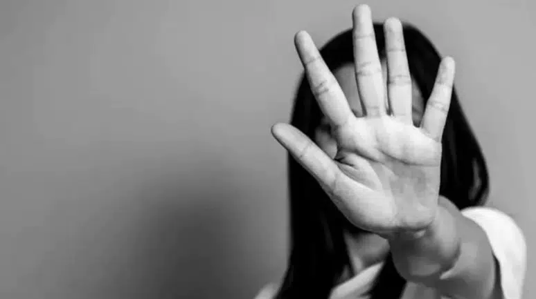 Sosyal medya ilişkisi kabusa döndü : Kadın katip şantaj mağduru oldu