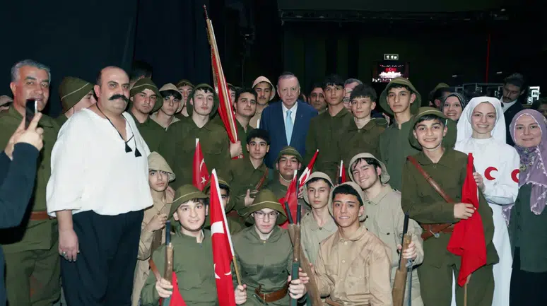 Cumhurbaşkanı Erdoğan 'Şüheda 1915' tiyatro gösterimini izledi