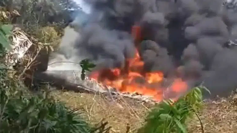 Kolombiya'da askeri uçak düştü : Çok sayıda ölü var