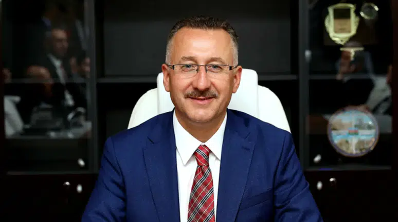 Adapazarı Belediye Başkanı Mutlu Işıksu partisinden istifa etti