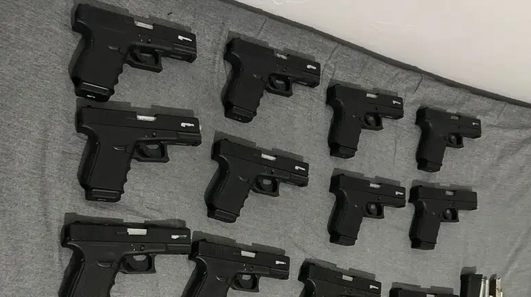 İstanbul'da kaçak silah operasyonu : 19 silah ele geçirildi