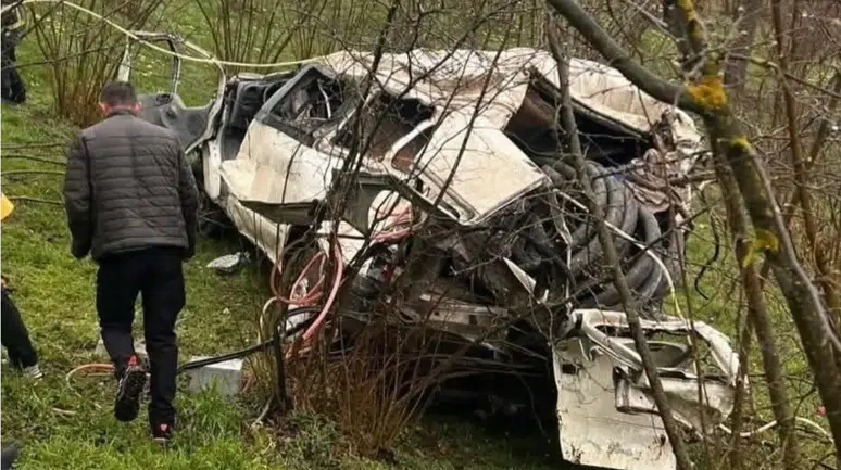 Ordu'da kaza : Minibüs fındık bahçesine yuvarlandı, sürücünün durumu ağır
