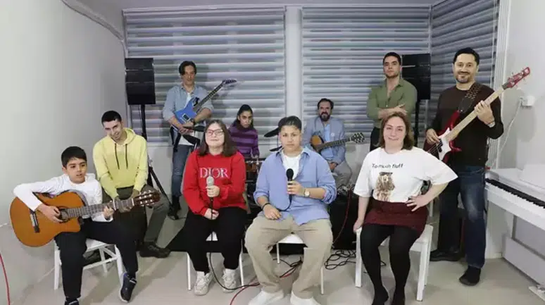 Sıradışı Çocuklar Orkestrası engelleri notalarla aşıyor!