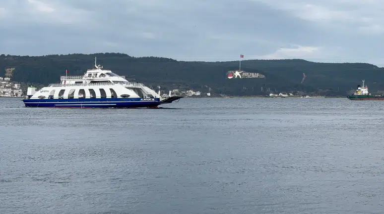 Çanakkale'de bazı feribot seferleri iptal edildi