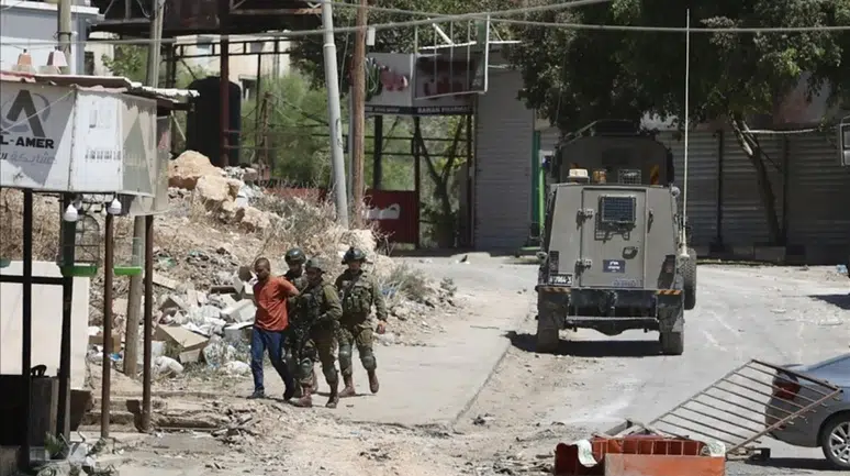 İsrail ordusu Kudüs'ü bastı