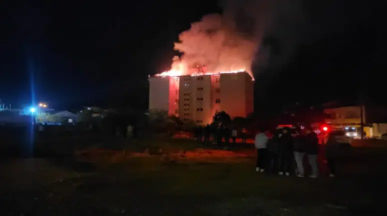 Nazilli Fen Lisesi yurdunda yangın çıktı : 46 öğrenci tahliye edildi