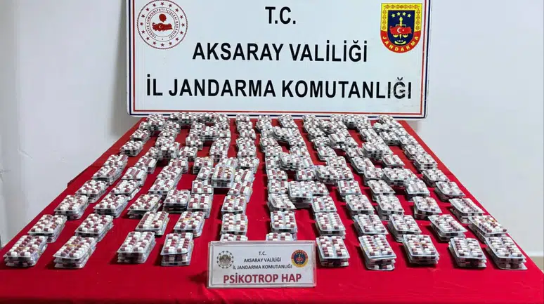 Aksaray'da uyuşturucu operasyonu : 11 bin adet uyuşturucu hap ele geçirildi, 3 kişi tutuklandı