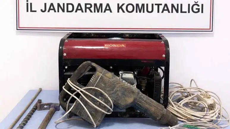 Bilecik'te kaçak kazı operasyonu : 2 kişi yakalandı