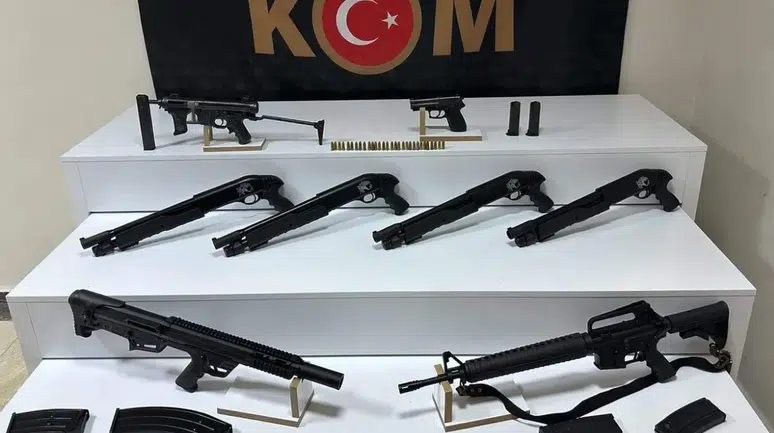 Elazığ’da silah ticareti operasyonu : 8 ruhsatsız silah ele geçirildi
