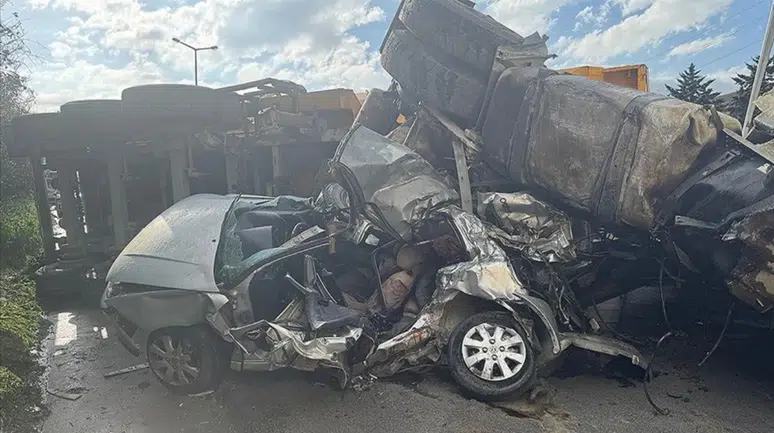 Kerkük'te freni boşalan kamyon facia saçtı