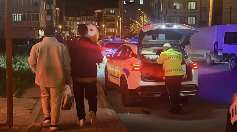 Tekirdağ'da otomobil il toplu taşıma aracının çarpışması sonucu 9 kişi yaralandı