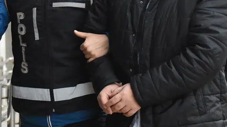 Tekirdağ'da FETÖ operasyonu : 2 akademisyen tutuklandı