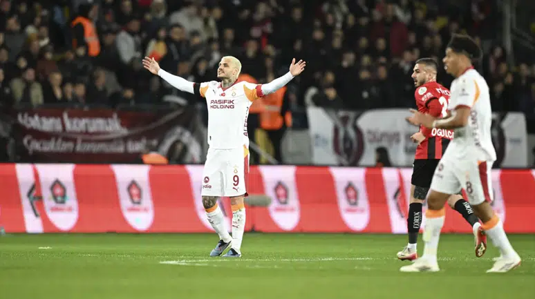 Galatasaray şampiyonluk yarışında kritik 3 puanı kaptı