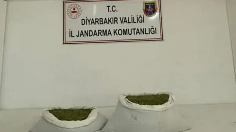 Diyarbakır'da uyuşturucu operasyonu : 14 buçuk kilo madde ele geçirildi