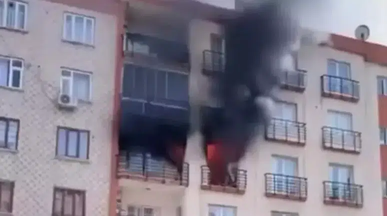 Diyarbakır'da 7 katlı apartmanda korkutan yangın : 1'i ağır 5 yaralı