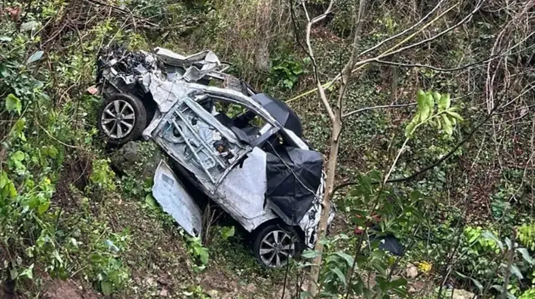 Ordu'da otomobil yamaçtan yuvarlandı : Baba ve kızı öldü