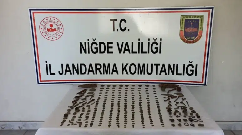 Niğde'de tarihi eser operasyonu : 290 eser ele geçirildi