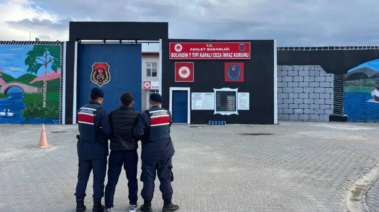 Afyonkarahisar'da jandarmadan operasyon : Aranan 55 kişi yakalandı