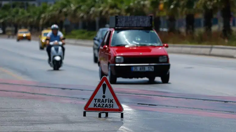 Ankara'da makas atan otomobil kazaya neden oldu