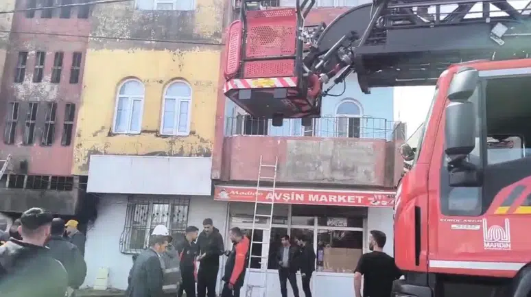 Mardin’de müstakil ev yangını : 4 kişi dumandan etkilendi