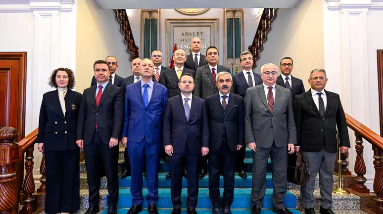 Bakan Gürlek, Yargıda Birlik Derneği ile bir araya geldi