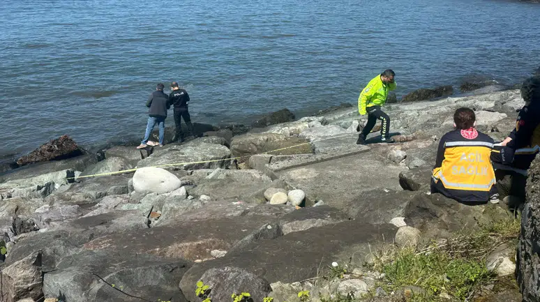 Rize'de kıyıda erkek cesedi bulundu