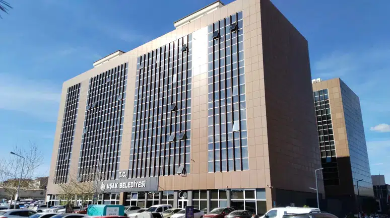 Uşak Belediyesi'ne yönelik 2'nci dalga operasyonda 16 kişi tutuklandı