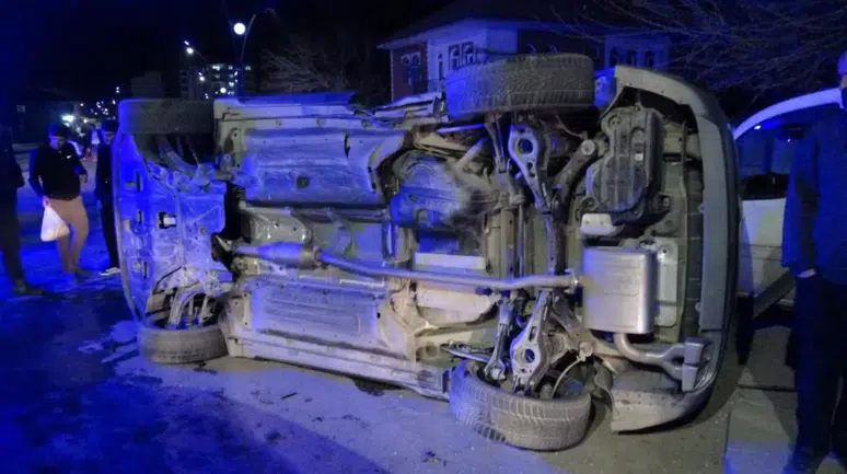 Malatya Battalgazi'de iki otomobil çarpıştı : 4 yaralı