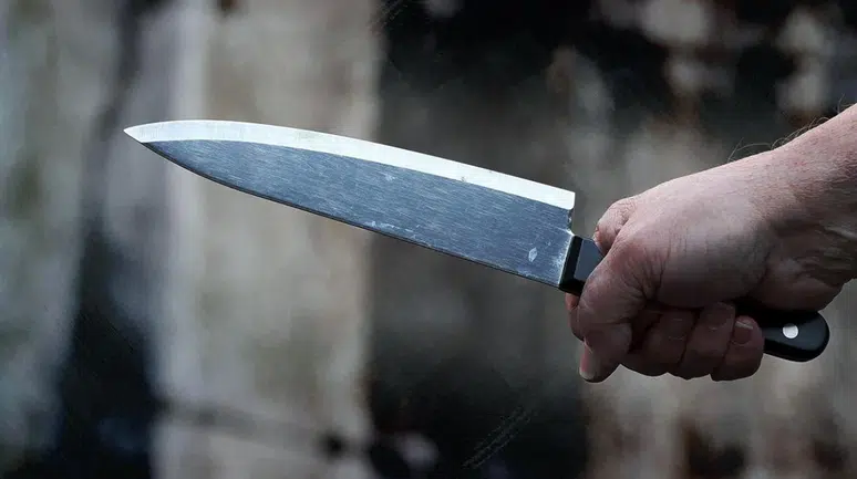 Ardahan'da bıçaklı kavga : 2 yaralı