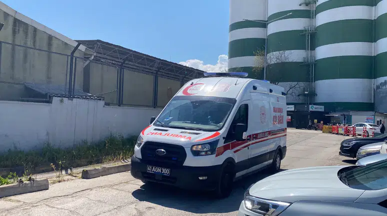 Kocaeli'de iş kazası : Bir işçi 12. kattan düşerek ağır yaralandı