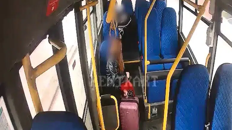 Düzce'de halk otobüs şoförü bayılan yolcuyu hastaneye yetiştirdi