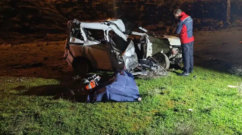 Şırnak Cizre'de otomobil şarampole yuvarlandı : 1 ölü, 1 yaralı