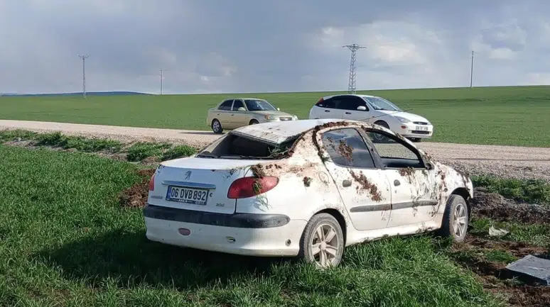 Çorum Alaca'da otomobil tarlaya uçtu : Yaralı sürücü kendi imkanlarıyla hastaneye gitti