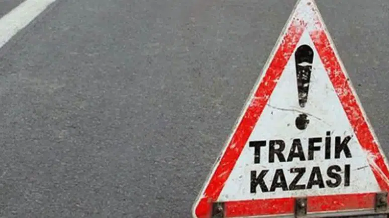 Avcılar'da kaza : Motosikletli bariyerlere sıkıştı