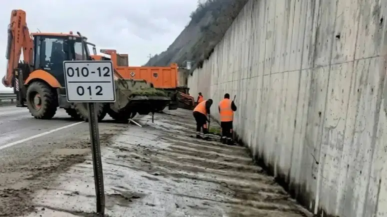 Sinop'ta yollar yaz sezonuna hazırlanıyor : Kritik güzergahlarda temizlik seferberliği