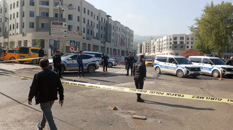 Sokak ortasında vurulan kadın ağır yaralandı