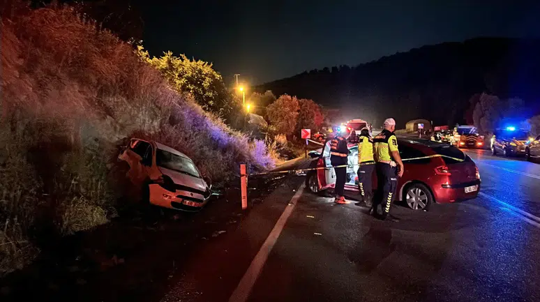 Burdur'da 4 araçlı zincirleme kaza