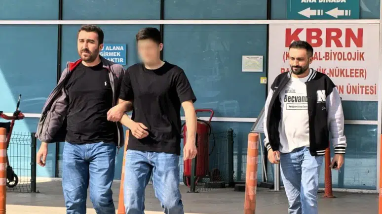Bursa'da 5 yıl önceki olaya kinlenen 17 yaşındaki genç, bir kişiyi öldürdü