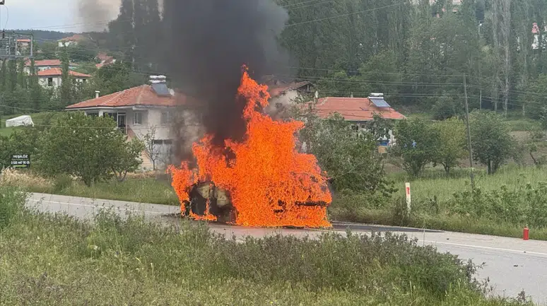 Amasya'da iki otomobil çarpıştı : 2 ölü, 2 yaralı